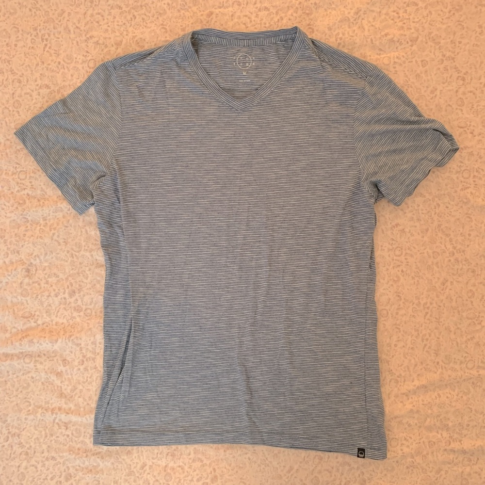Even Tide Blue/Grey with White Stripes V-Neck T-Shirt Men’s Size M EUC